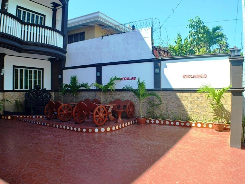Mayon Backpackers Hostel Legazpi Exterior photo